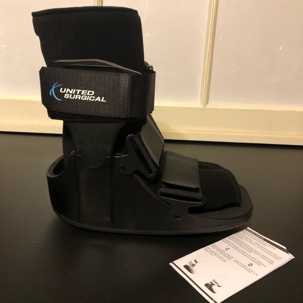 Short Cam Walker Fracture Boot Medium